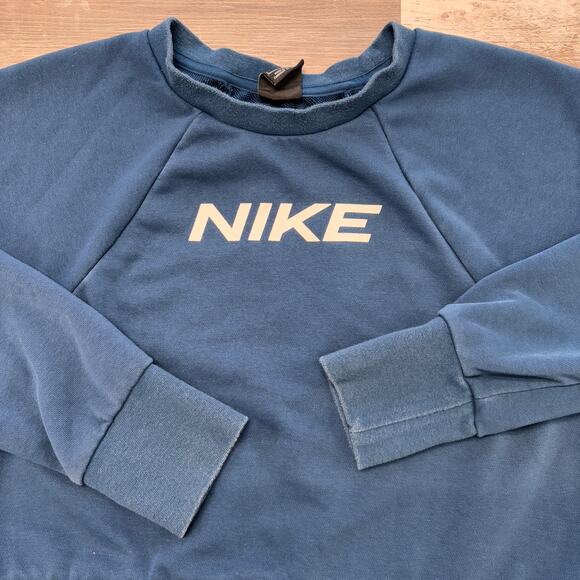 Nike Dri-Fit Teal White Womens L Get It Fleece Training Crop Crewneck Sweatshirt - Picture 2 of 9